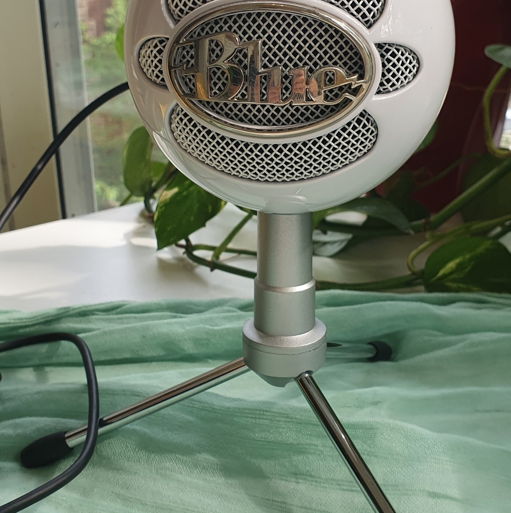 Blue Snowball ice podcasting microphone
